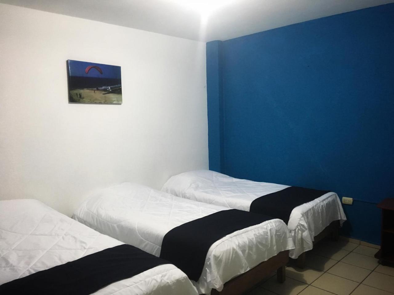 Hostal Albatros Манта Экстерьер фото