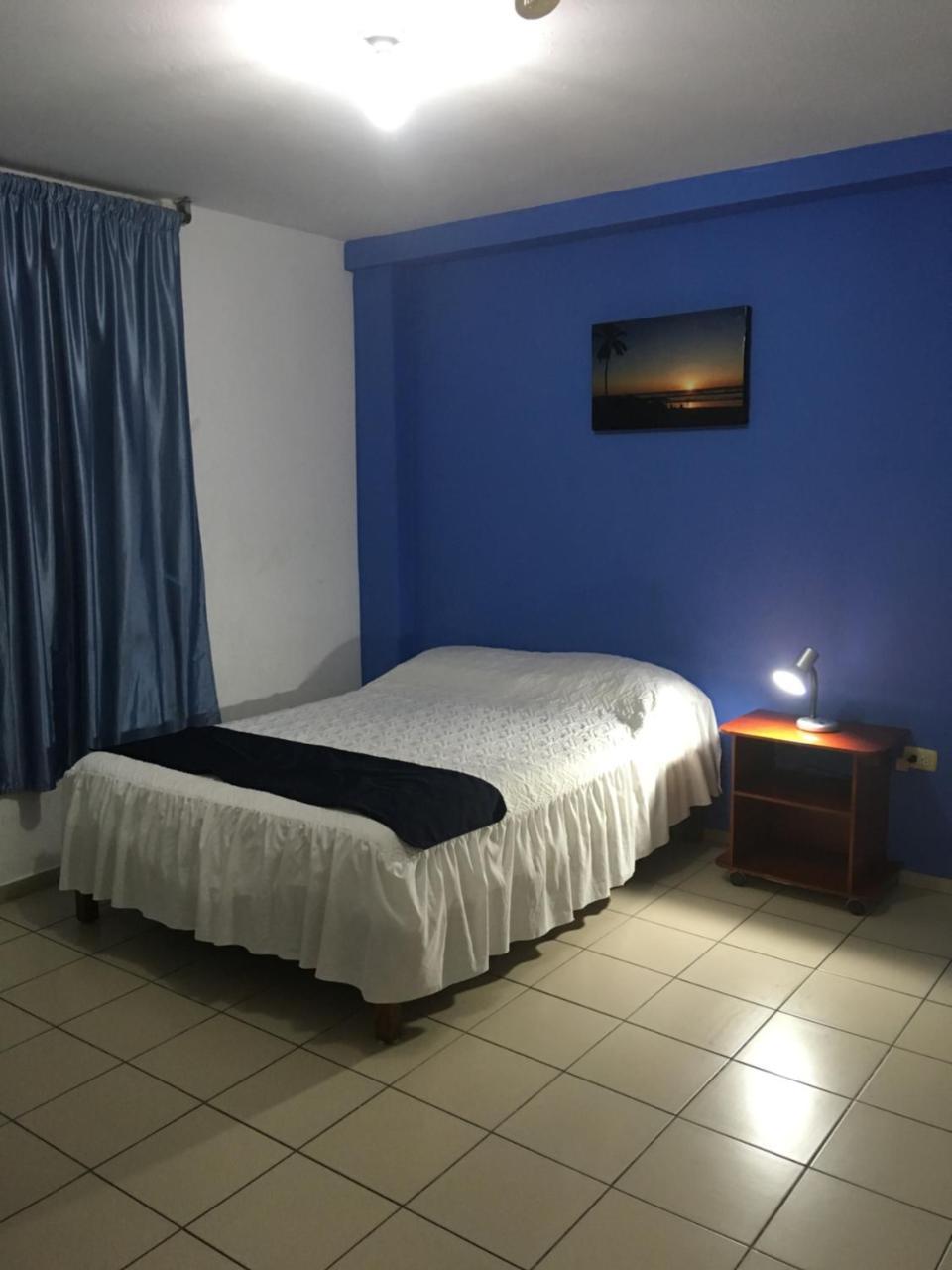 Hostal Albatros Манта Экстерьер фото